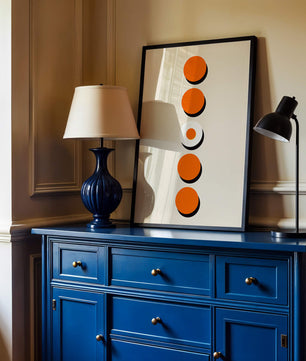 Vertical Arrangement of Orange and White Circles with Shadows on a Light Background - Mi tienda