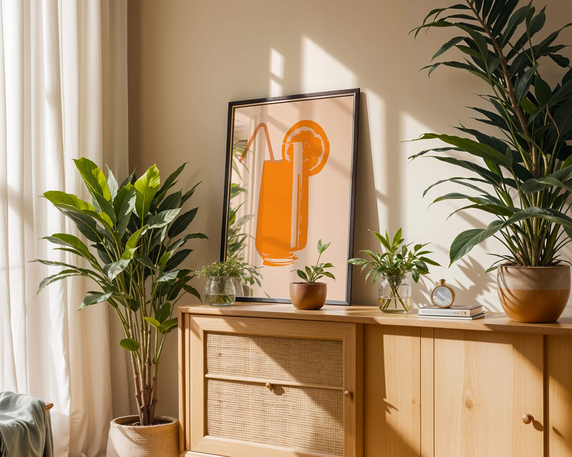Ilustración de jugo de naranja con pajilla y rodaja de naranja