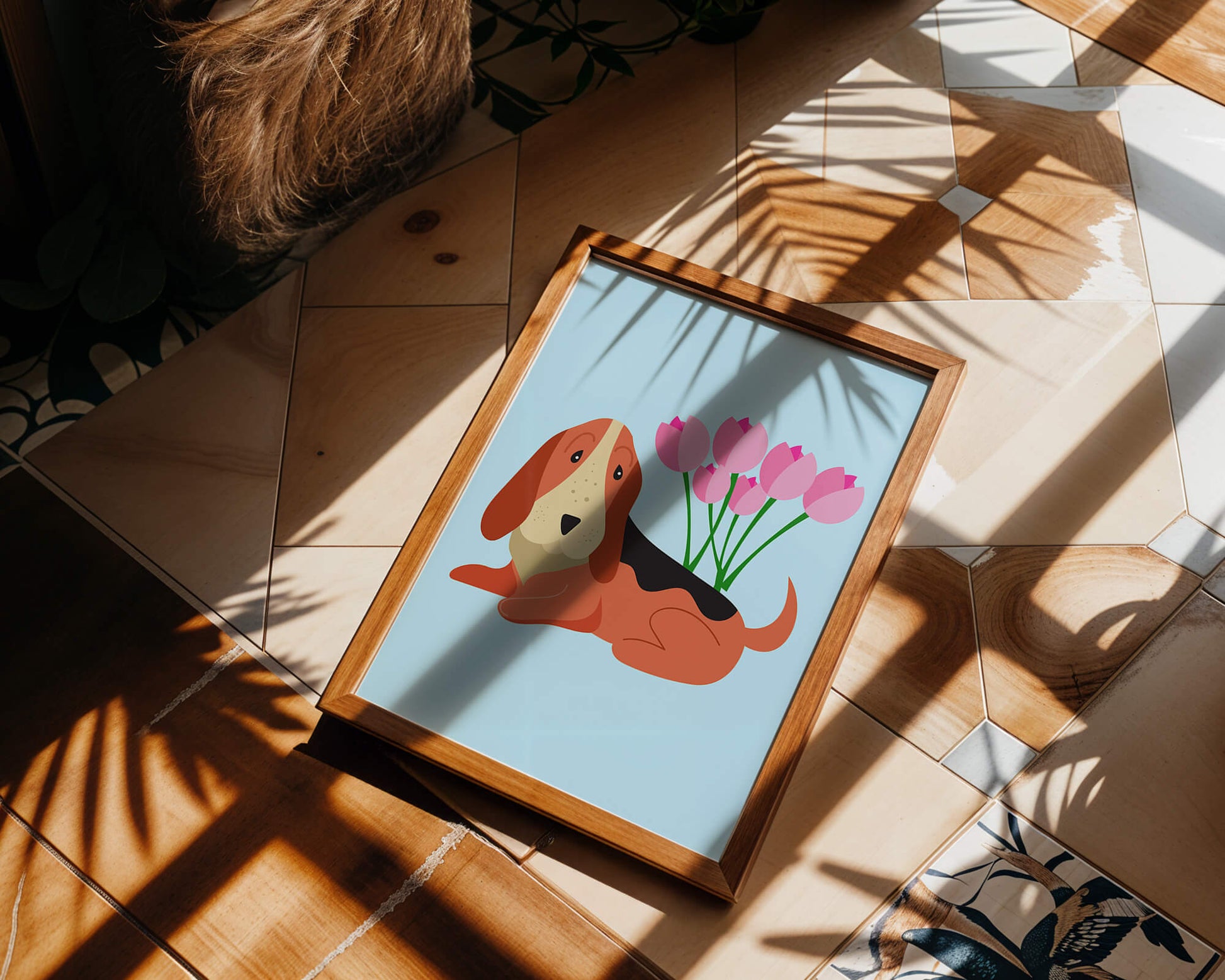 Illustration eines Basset Hound mit rosa Blumen auf hellblauem Hintergrund