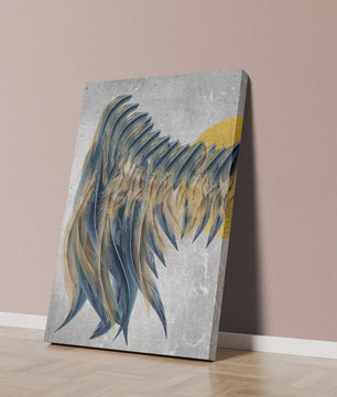 Arte de plumas abstractas con detalles dorados sobre fondo texturizado