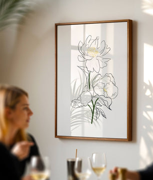 Elegante Pfingstrosen-Linienkunst mit goldenen Akzenten