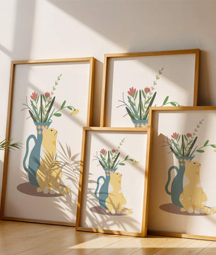 Ilustración de un gato sentado junto a un jarrón floral