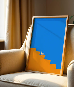 Gato minimalista en escaleras con fondo azul
