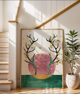 Abstrakte Komposition mit Goldfolienblättern und geometrischen Formen