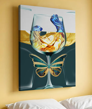 Cristallo con scultura di liquido e arte di farfalla