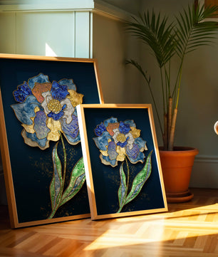 Diseño floral texturizado y colorido con contornos dorados sobre fondo oscuro