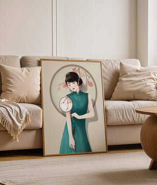 Elegante Illustration einer Frau in traditioneller Kleidung mit einem Fächer mit Kirschblüten