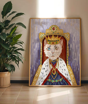 Portrait félin majestueux avec une couronne royale dorée