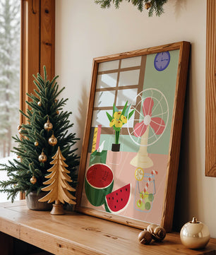 Nature morte sur le thème de l'été avec pastèque, éventail et fleurs dans un intérieur lumineux