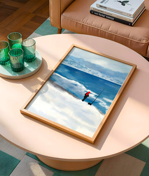 Winterlandschaft mit Person in roter Jacke am Meer