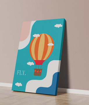 Bunte Heißluftballon-Illustration mit Wolken und abstrakten Formen
