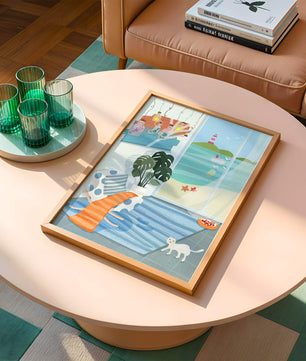 Habitación acogedora con vista al mar y faro a través de la ventana