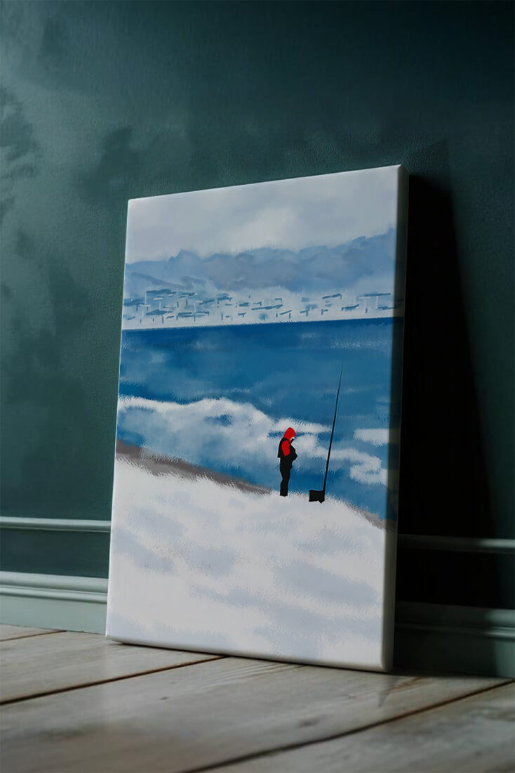 Winterlandschaft mit Person in roter Jacke am Meer