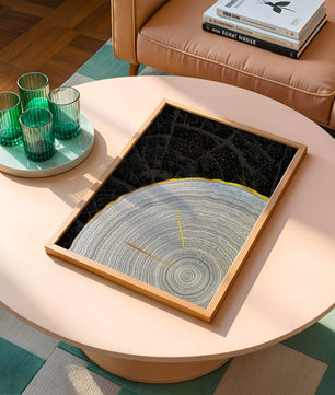 Abstract Wood Grain Pattern with Gold Accents on Black Background - Mi tienda