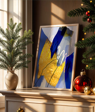 Pintura abstracta azul y amarilla con detalles dorados