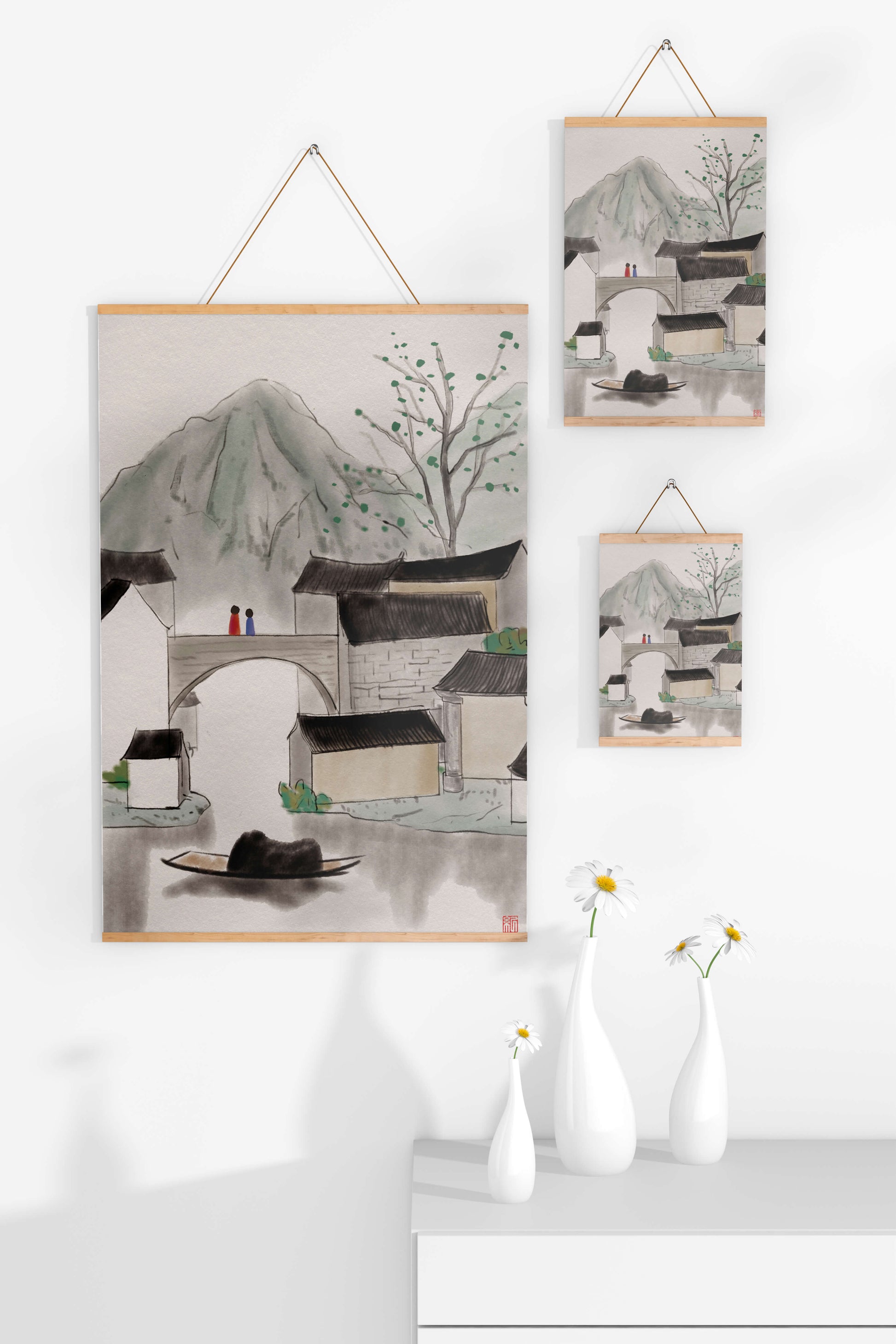 Pintura de tinta de un tranquilo pueblo montañoso con puente y barco