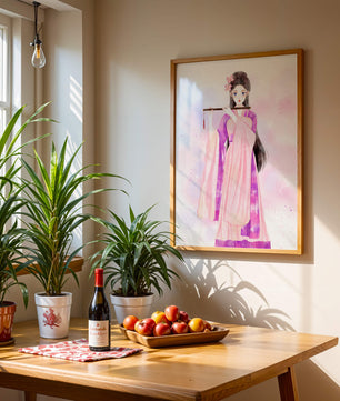 Illustration élégante à l’aquarelle d’une femme traditionnelle en tenue rose