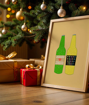 Ilustración de botellas de cerveza coloridas con etiquetas artísticas