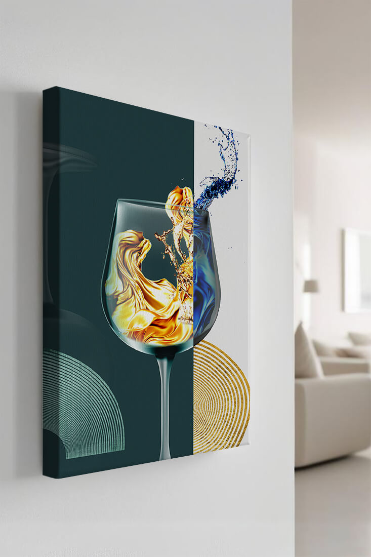 Fusión elegante de líquidos en una copa de vino con elementos dorados y azules