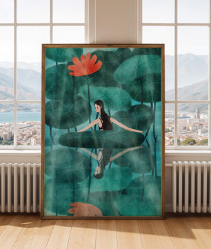 Femme réfléchissant parmi des feuilles de lotus et des fleurs avec une image miroir