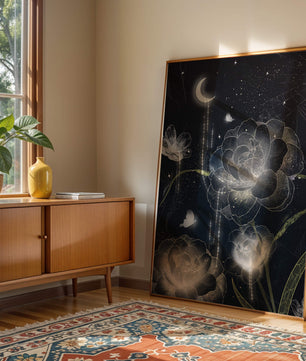 Fleur nocturne avec floraisons au clair de lune et papillon illuminé