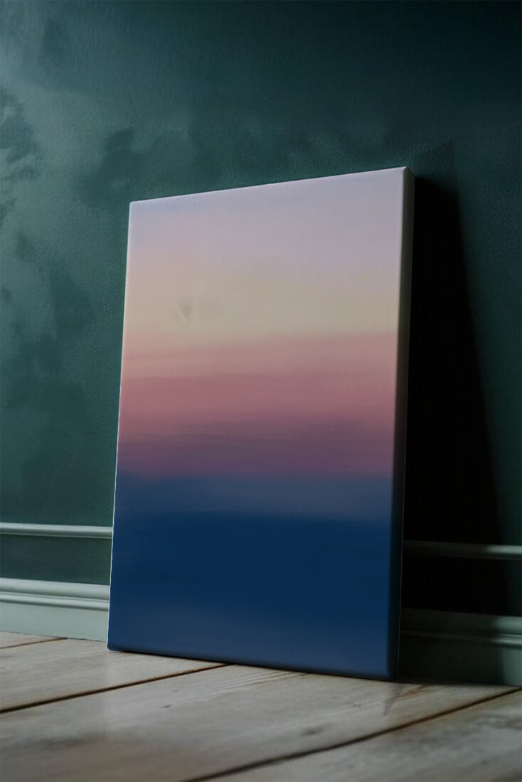 Atardecer abstracto y tranquilo sobre el océano con cielo degradado