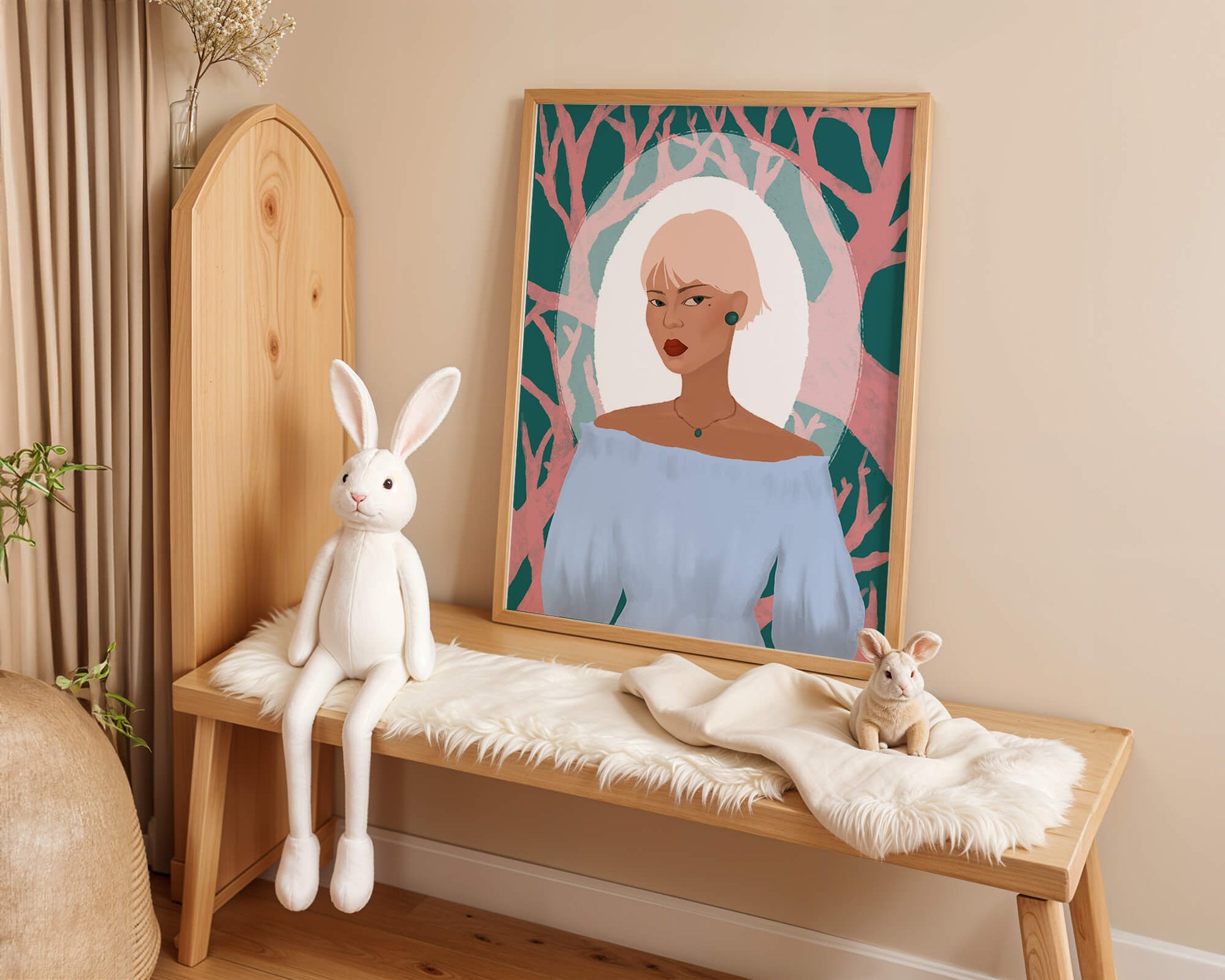 Illustration einer Frau mit einem pastellfarbenen Hintergrund aus abstrakten Bäumen