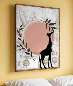 Von der Natur inspiriertes Kunstwerk mit Giraffensilhouette und botanischen Elementen