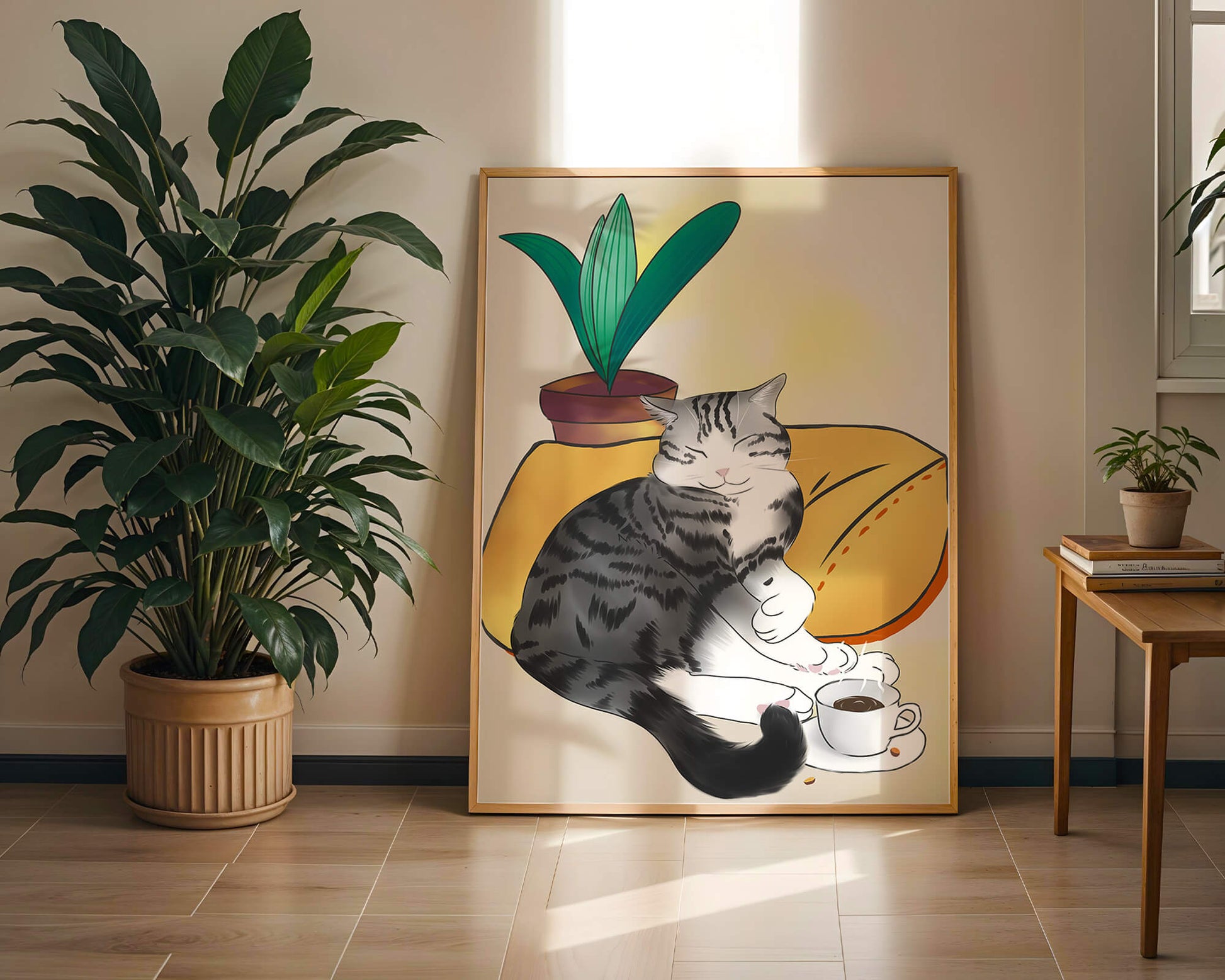 Entspannte Katze mit Kaffee und Pflanze auf gemütlichem Kissen