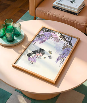 Charmante Illustration eines kleinen Mädchens mit Schmetterlingen und Glyzinienblüten