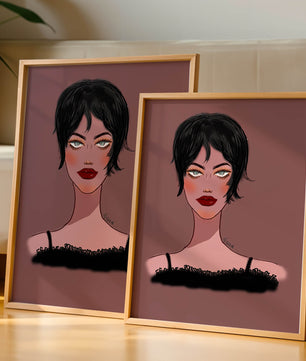 Illustration einer Frau mit kurzen schwarzen Haaren und auffälligem Make-up auf braunem Hintergrund