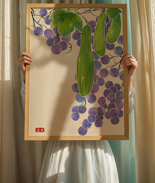 Ilustración de uvas y pepino con colores vibrantes y hojas