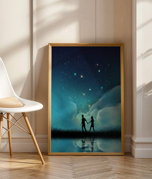 Pareja romántica paseando bajo la noche estrellada con reflejos celestiales