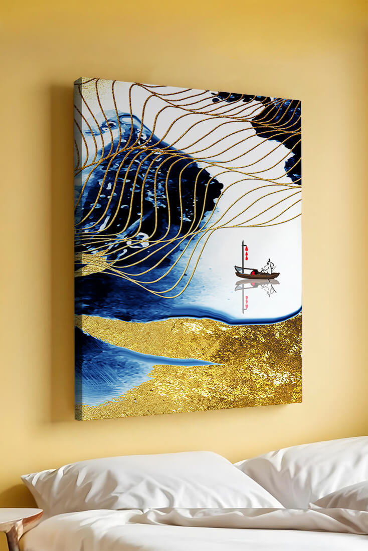 Paisaje abstracto con olas doradas y un barco solitario sobre fondo azul y blanco.