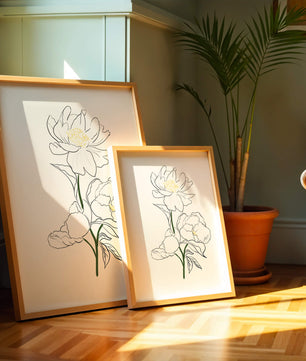 Elegante Pfingstrosen-Linienkunst mit goldenen Akzenten