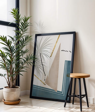 Abstraktes geometrisches Kunstwerk mit goldenen Elementen