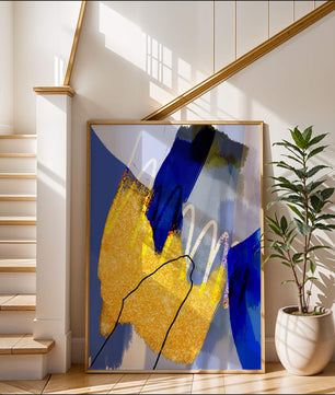 Pintura abstracta azul y amarilla con detalles dorados