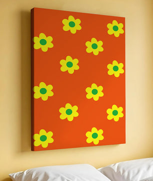 Buntes Blumenmuster mit gelben Blumen auf orangefarbenem Hintergrund