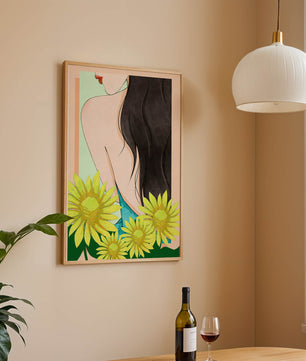 Ilustración de una mujer elegante con girasoles y cabello largo y oscuro