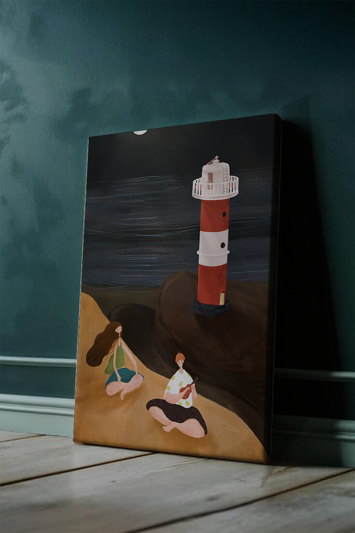 Escena de playa tranquila con faro por la noche