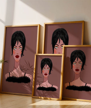 Illustration einer Frau mit kurzen schwarzen Haaren und auffälligem Make-up auf braunem Hintergrund