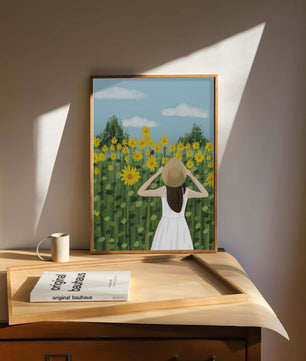Mujer con vestido blanco admirando un campo de girasoles
