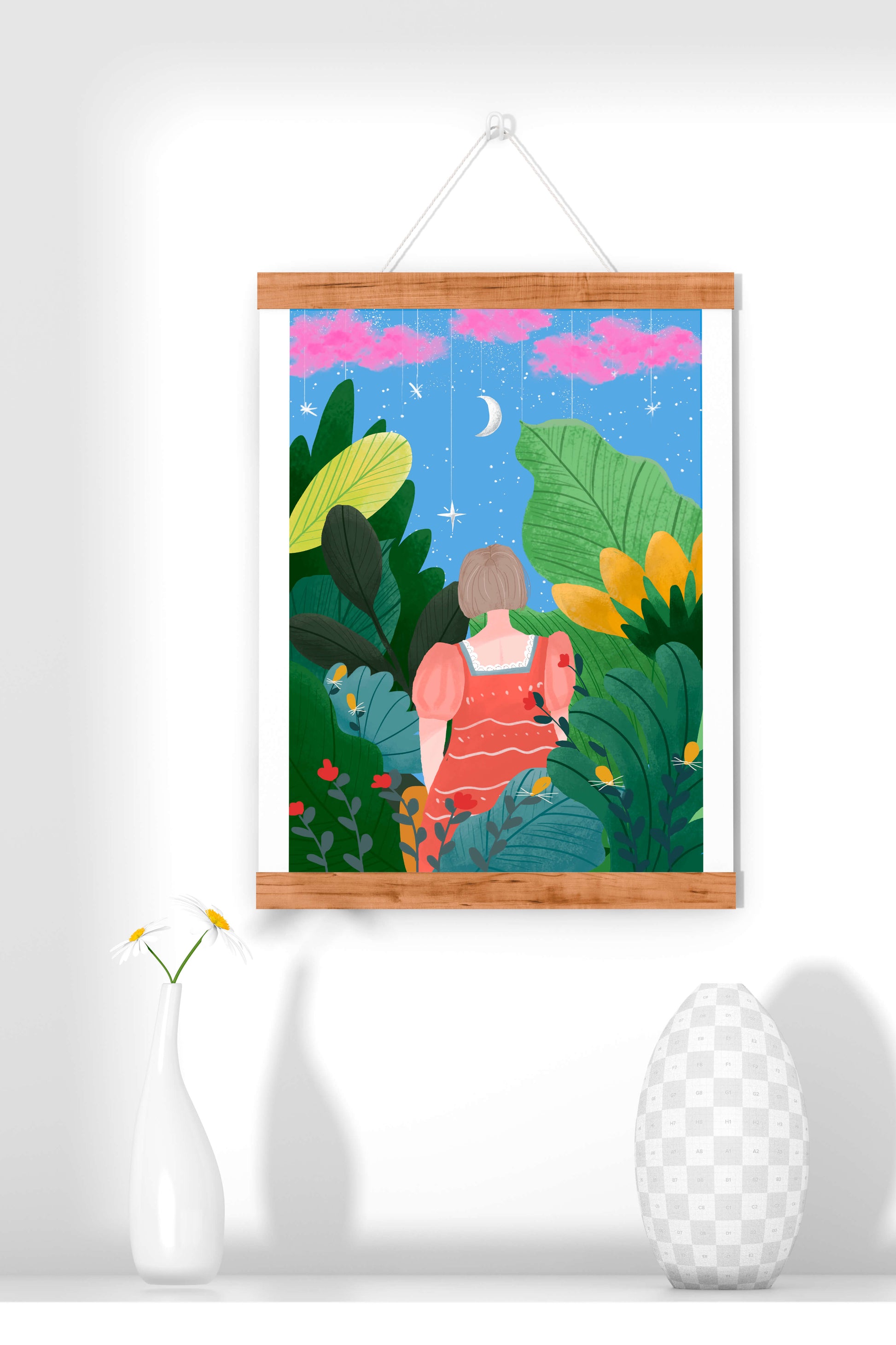 Escena nocturna onírica con una figura rodeada de exuberante follaje y un cielo estrellado