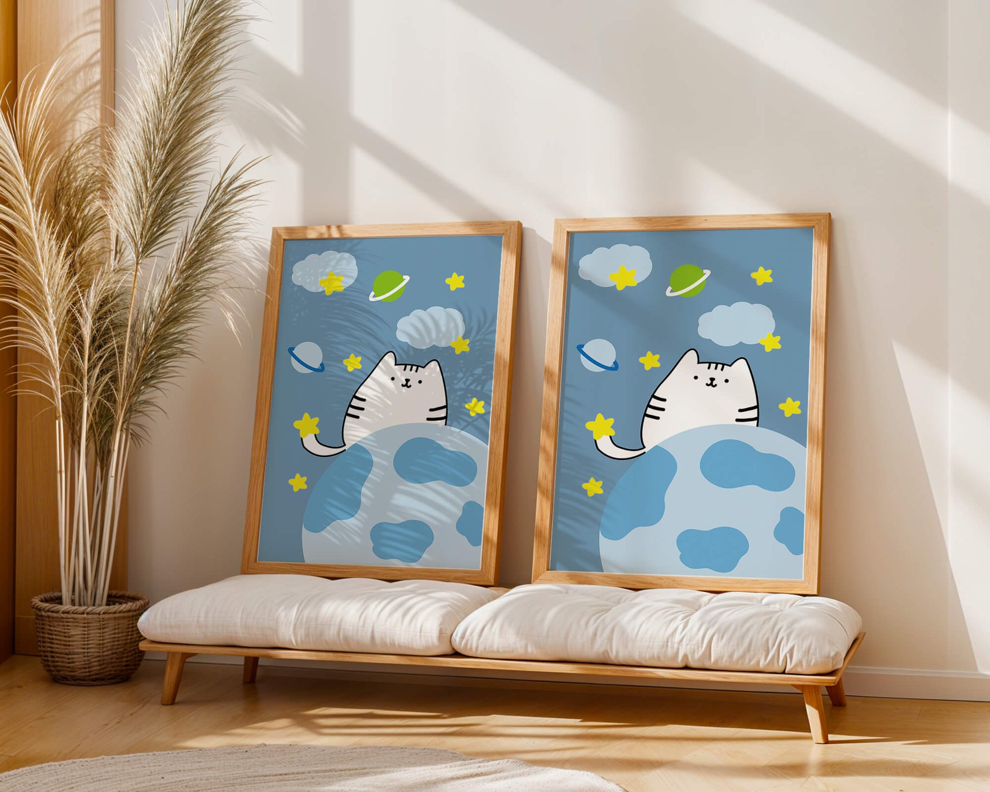 Ilustración encantadora de un gatito en una escena espacial caprichosa con nubes y estrellas