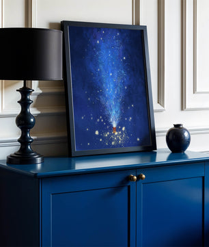 Feu d'artifice bleu dans la nuit avec étincelles dorées