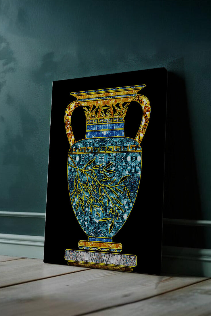 Jarrón de mosaico detallado con piedras preciosas doradas y azules sobre fondo negro