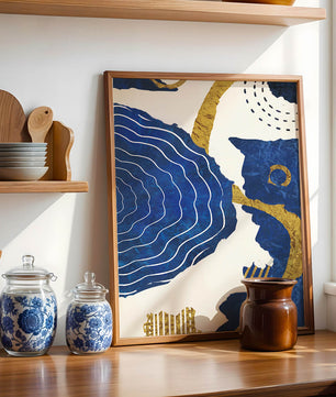 Diseño abstracto ondulado azul y dorado con patrones geométricos