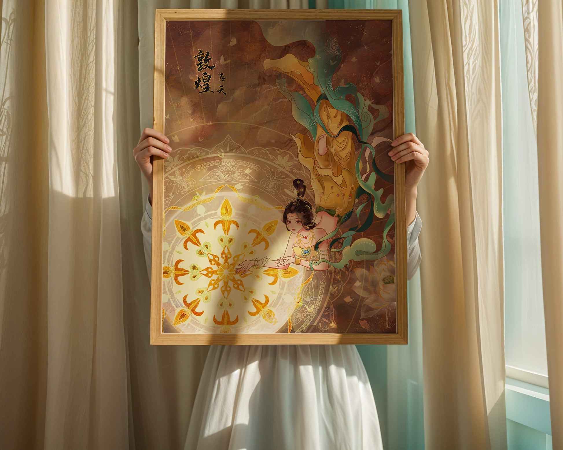 Figura celestial elegante con aura dorada y motivos florales