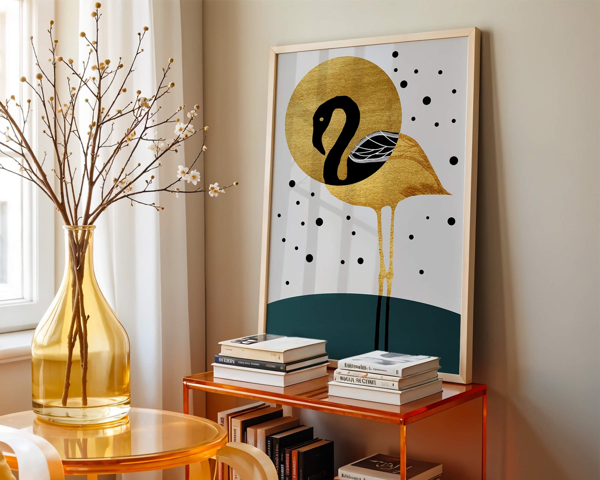 Elegante ilustración de flamenco dorado y negro con elementos de puntos abstractos