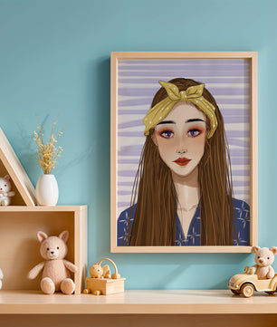 Illustration d'une femme avec un bandeau jaune sur fond rayé